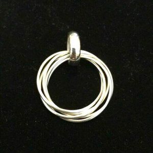 Silpada Five Ring Intertwined Circle Pendant